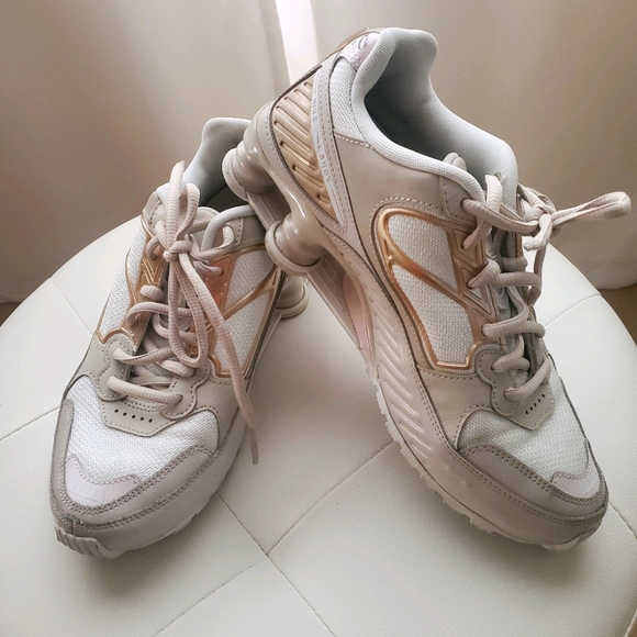 Sneakers - Picture 1 of 6